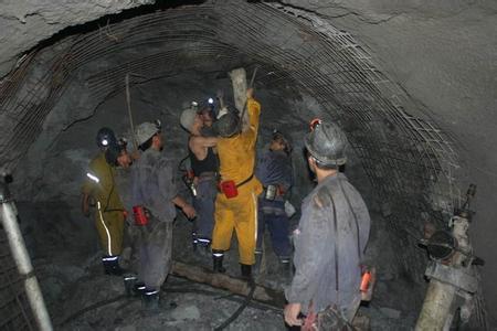 新龙镇工程爆破中的危险因素分析以及应对工程爆破危险的措施